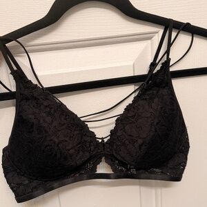The Boulevard Black Strappy Lacy Padded Bralette
